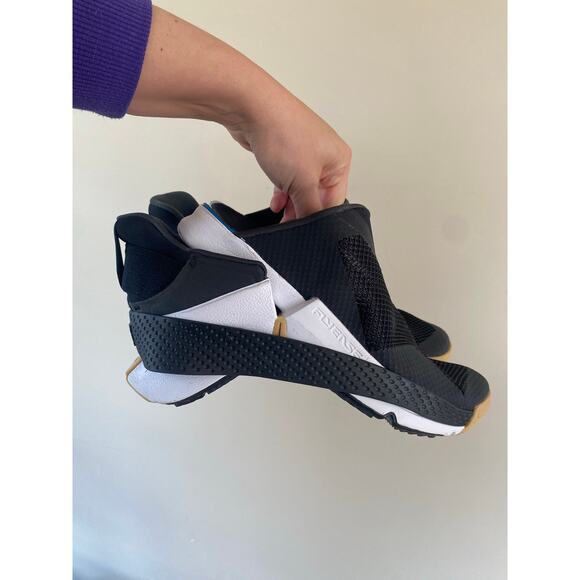NIKE Go Flyease Slip-on Sneakers Shoes Womens 7 Black/White/Gum DR5540-001 EUC - Picture 1 of 10